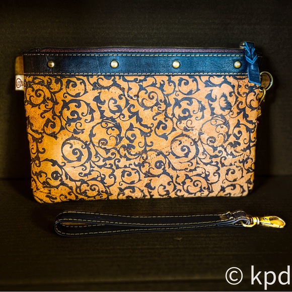 Eternal Style - The Iconic Vintage 100% Leather Purse - Picture 9 of 9